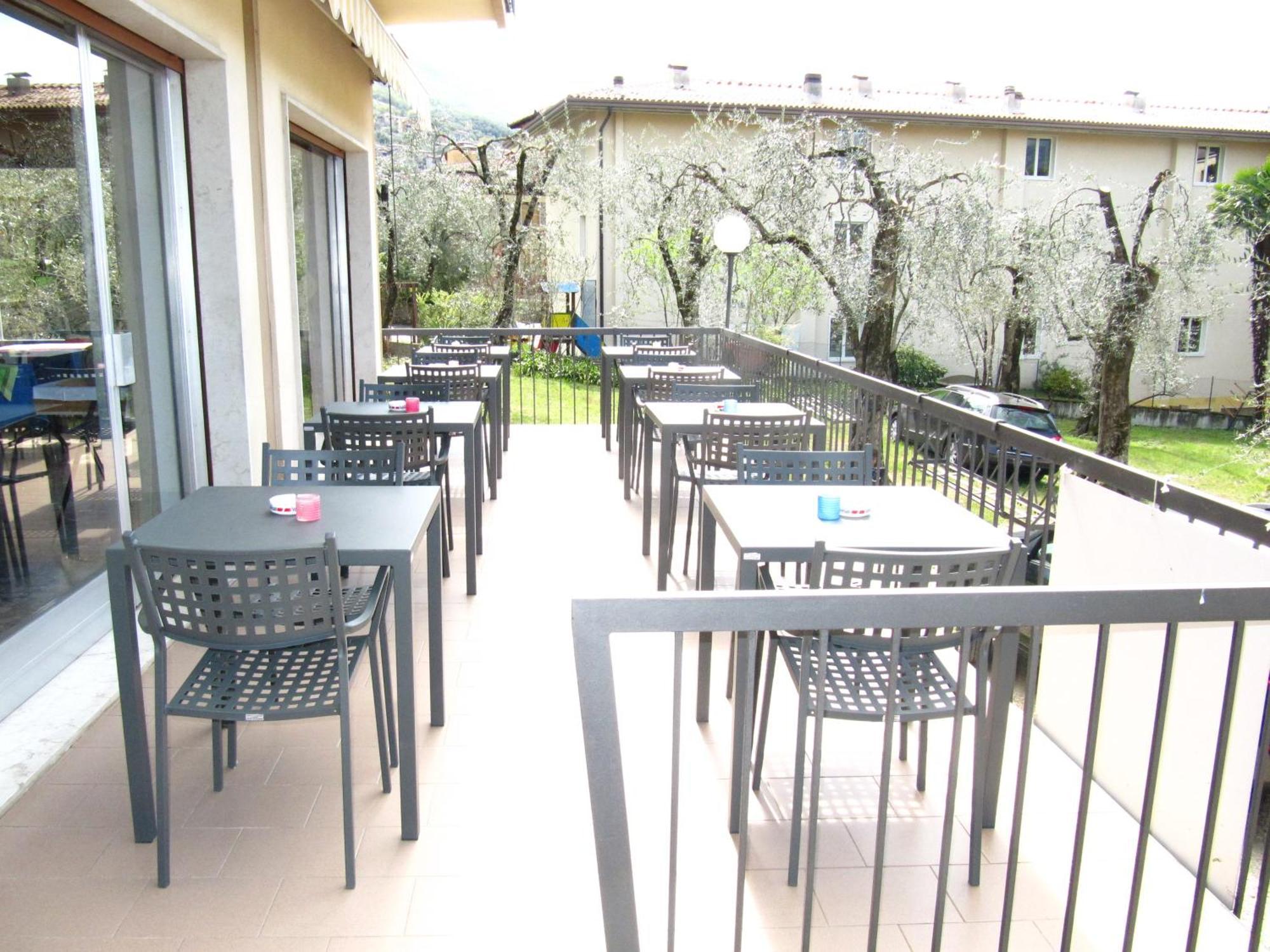Hotel Carlo Brenzone sul Garda Bagian luar foto