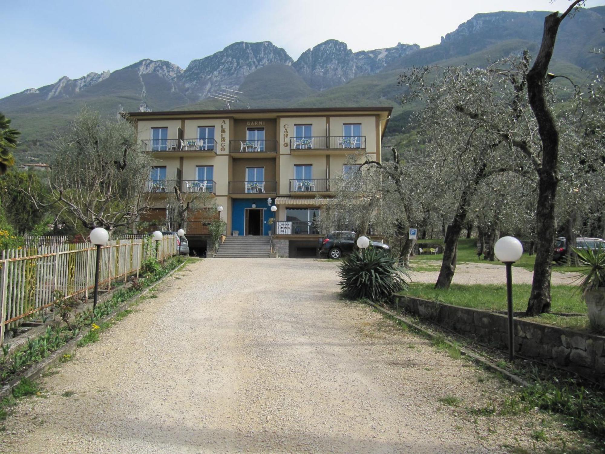 Hotel Carlo Brenzone sul Garda Bagian luar foto