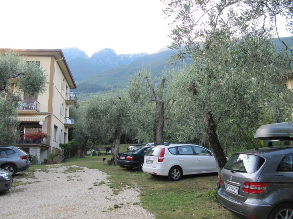 Hotel Carlo Brenzone sul Garda Bagian luar foto