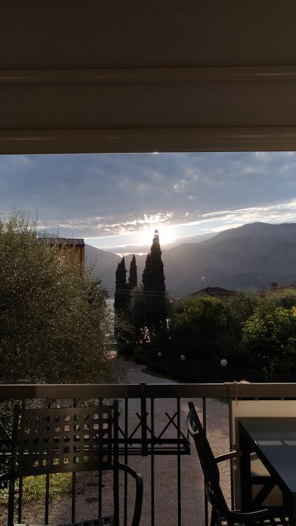 Hotel Carlo Brenzone sul Garda Bagian luar foto