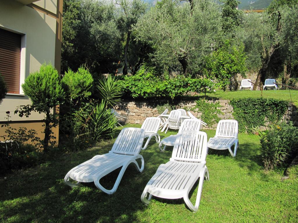Hotel Carlo Brenzone sul Garda Bagian luar foto