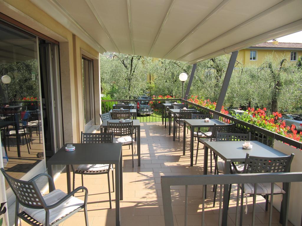 Hotel Carlo Brenzone sul Garda Bagian luar foto