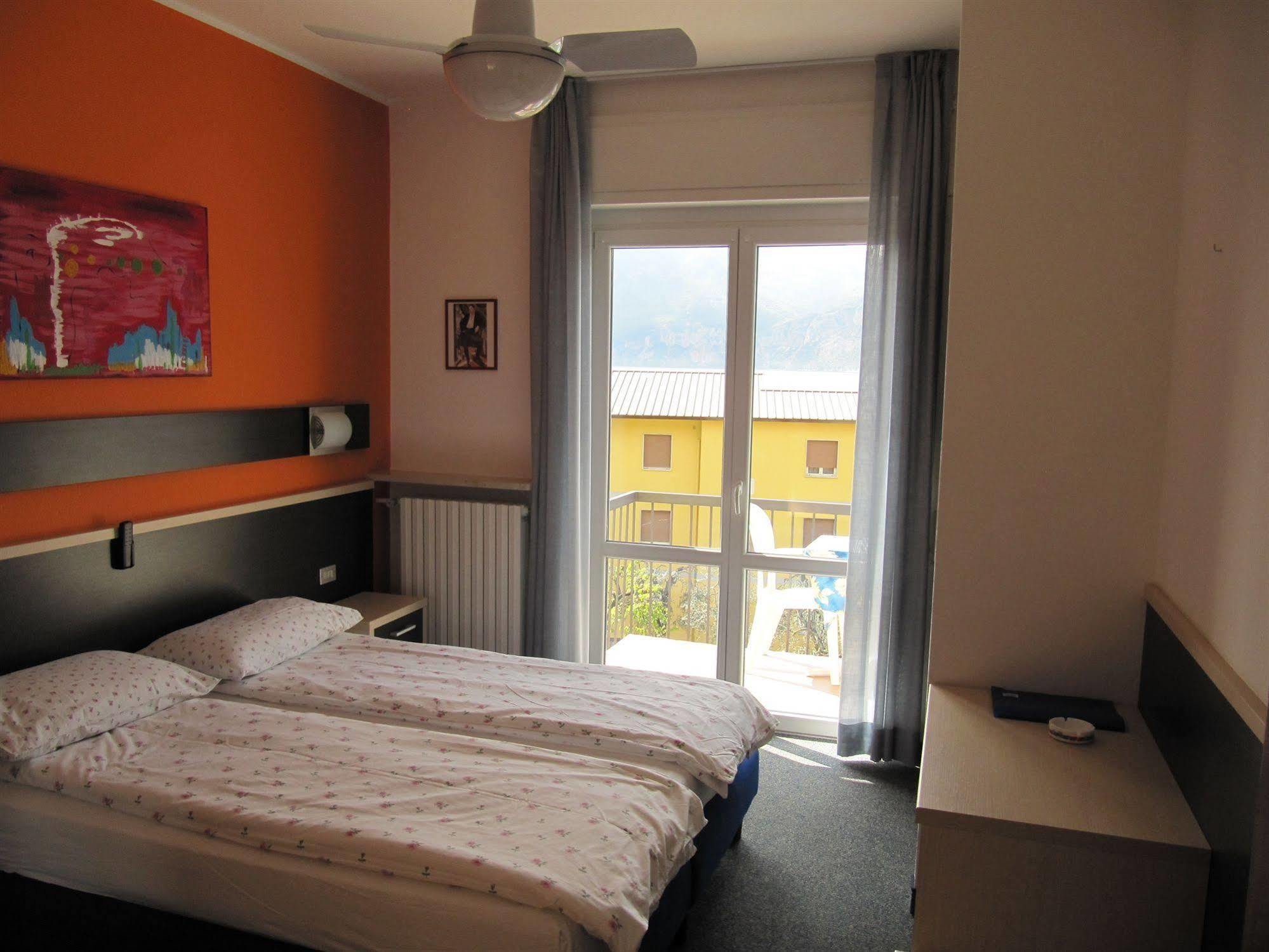 Hotel Carlo Brenzone sul Garda Bagian luar foto